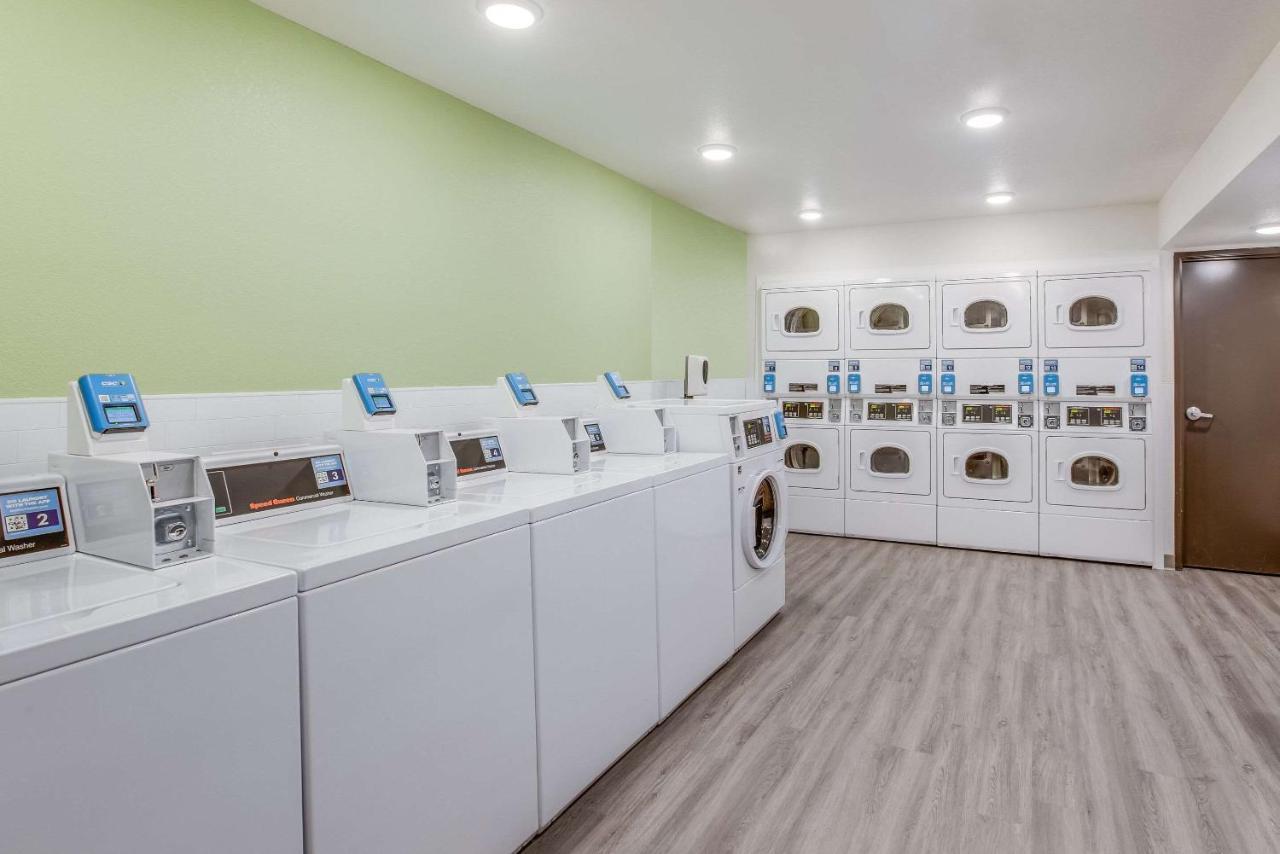 Woodspring Suites Detroit 파밍턴힐스 외부 사진